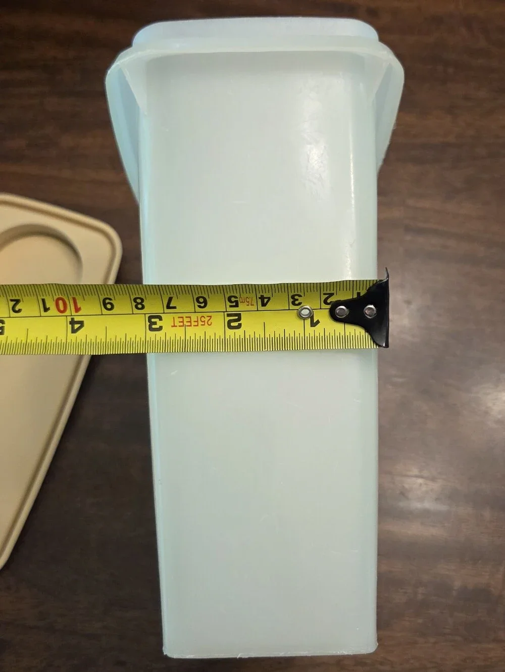 Vintage Tupperware Store & Pour Cereal Storage Container With Tan/Beige Lid